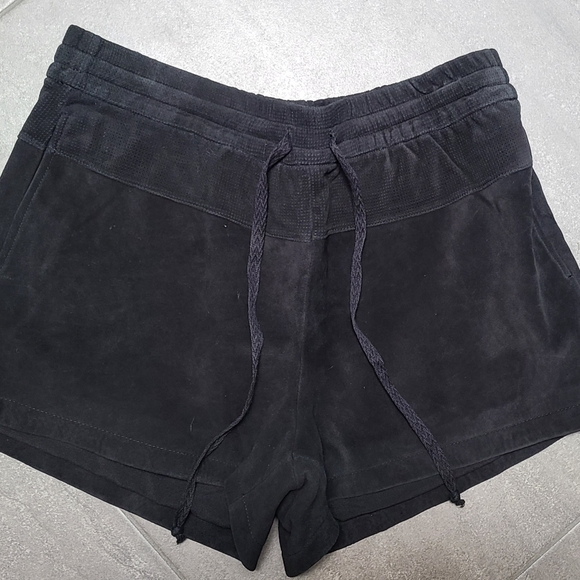 Lou grey leather shorts
